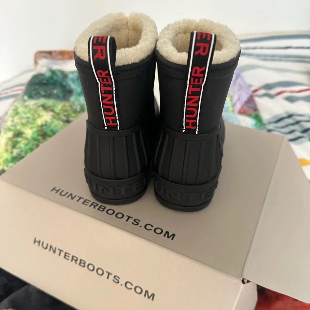 Hunter Kids Black Boots with Cream Shearling Lining
